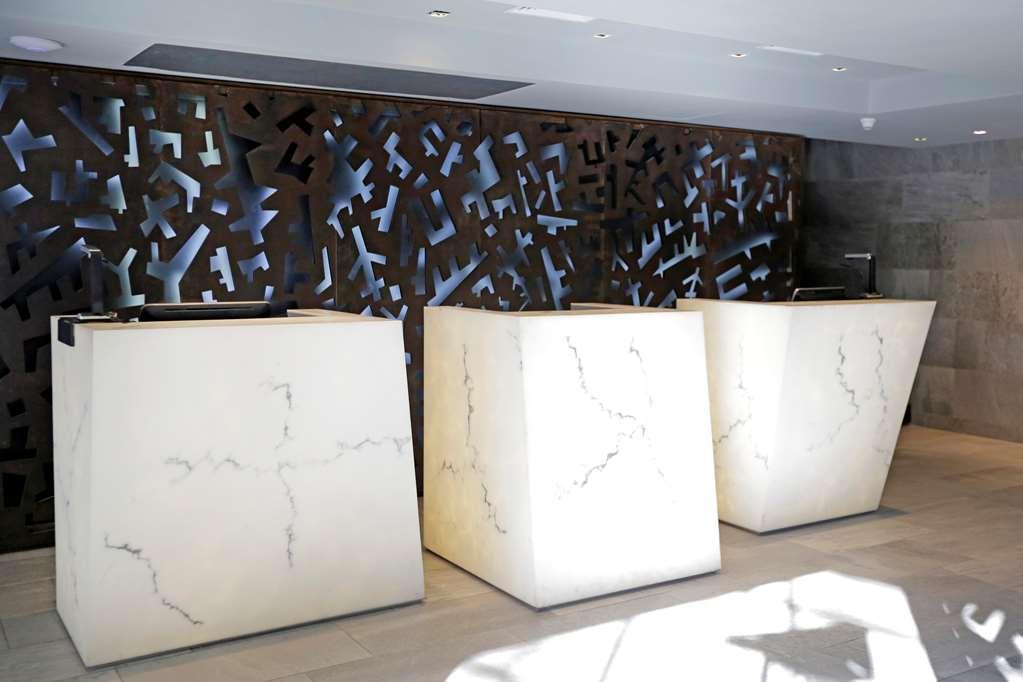 Hotel Cumbres Lastarria Сантьяго Екстер'єр фото Reception desk
