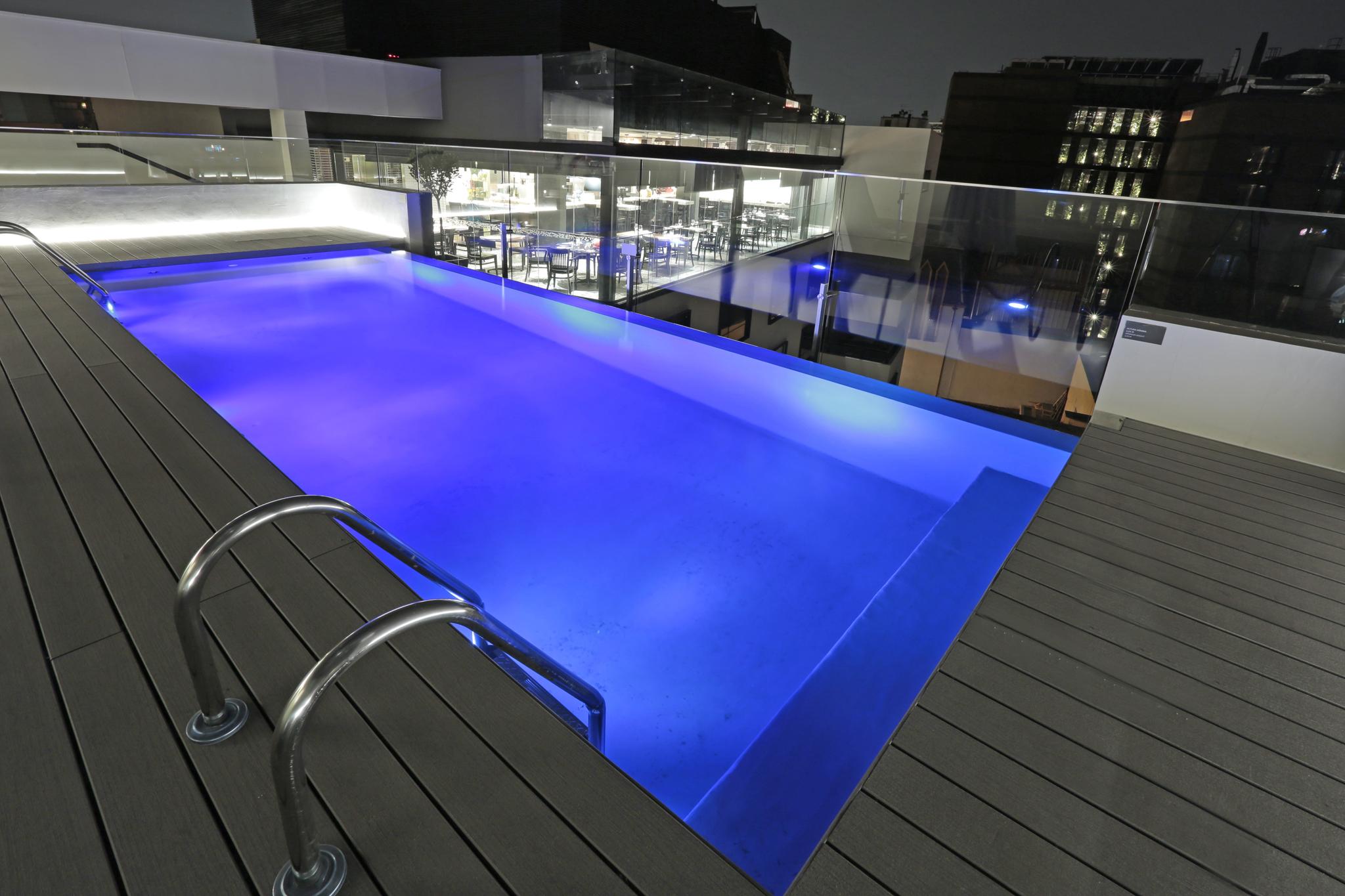 Hotel Cumbres Lastarria Сантьяго Екстер'єр фото The rooftop pool at the Mandarin Oriental, Barcelona