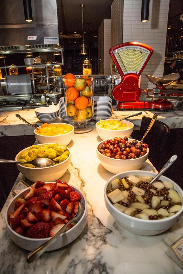Hotel Cumbres Lastarria Сантьяго Екстер'єр фото Fruit salad