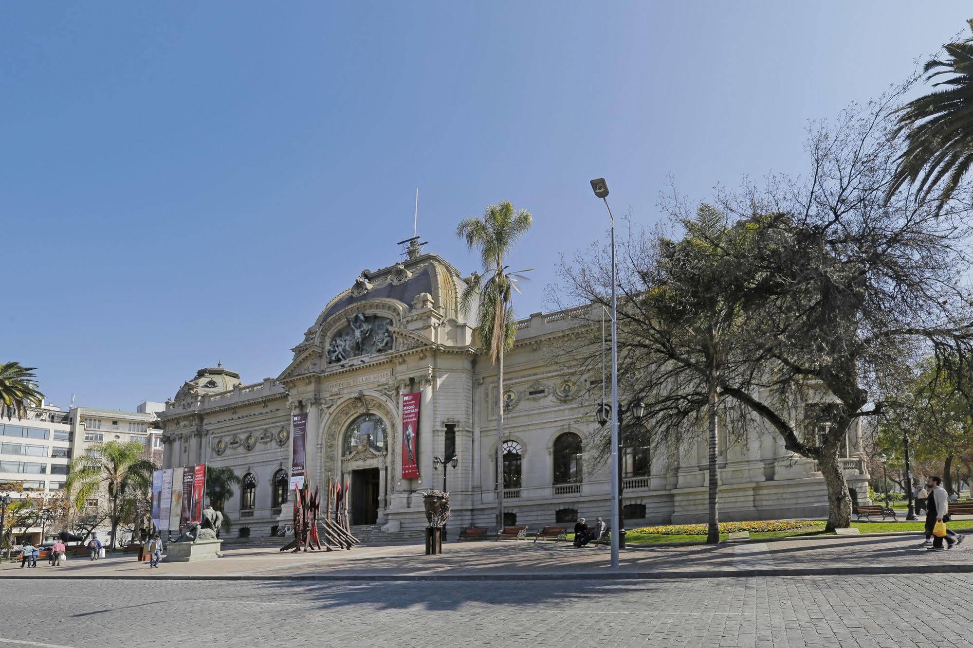 Hotel Cumbres Lastarria Сантьяго Екстер'єр фото Museo de Arte Español Enrique Larco Herrera